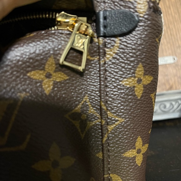SOLD on cross posting - Louis Vuitton like new Palm Springs PM backpack - Picture 4 of 16